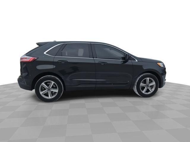 Photo of 2022 Forged Green Metallic Ford Edge