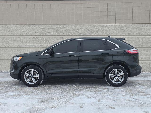 Photo of 2022 Forged Green Metallic Ford Edge