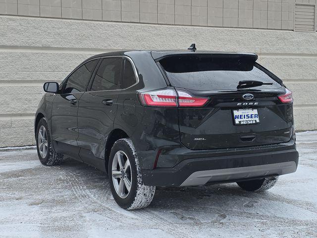 Photo of 2022 Forged Green Metallic Ford Edge