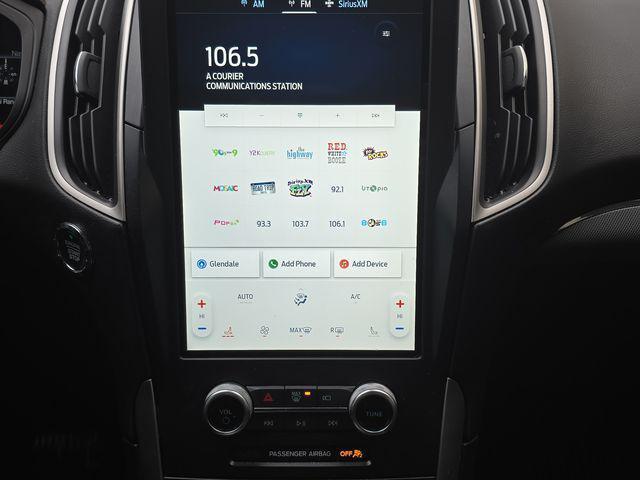 Photo of 2022 Forged Green Metallic Ford Edge