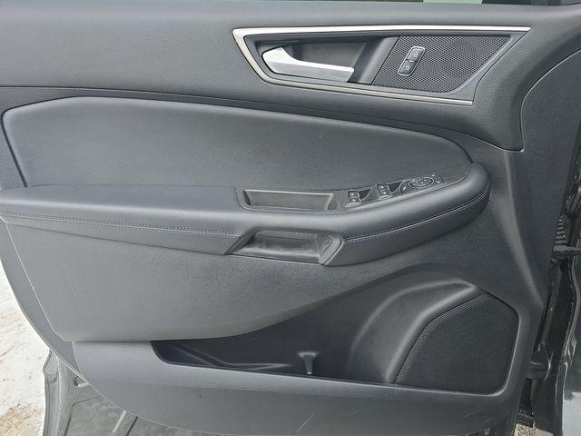 Photo of 2022 Forged Green Metallic Ford Edge