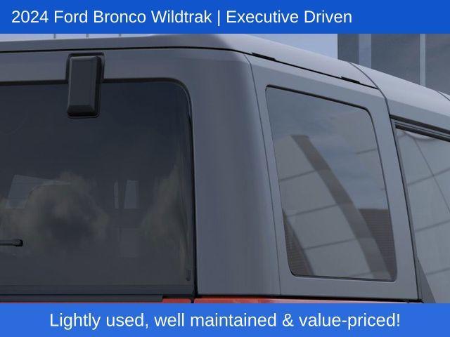 Photo of 2024 Hot Pepper Red Metallic Tinted Clearcoat Ford Bronco