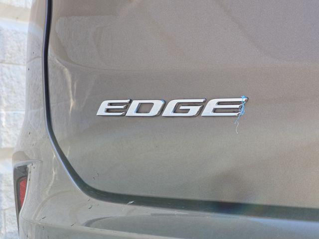 Photo of 2019 Stone Gray Ford Edge