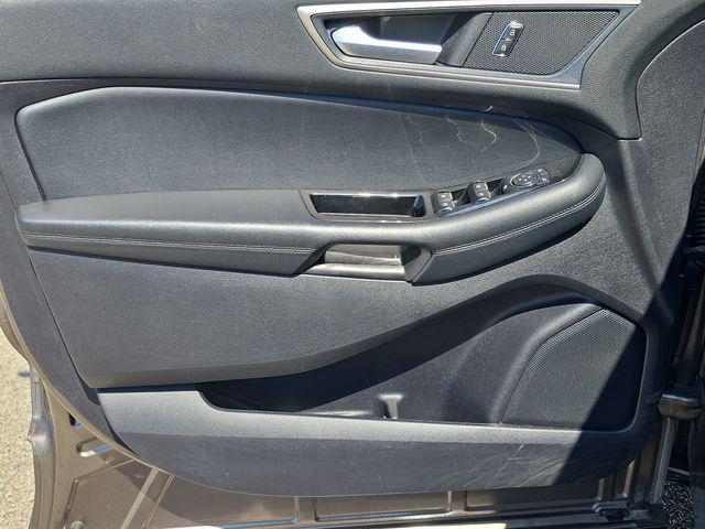 Photo of 2019 Stone Gray Ford Edge
