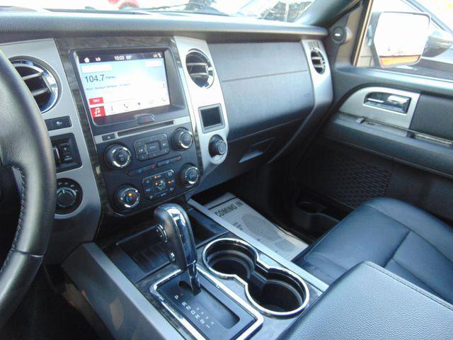 Photo of 2017 Shadow Black Ford Expedition EL