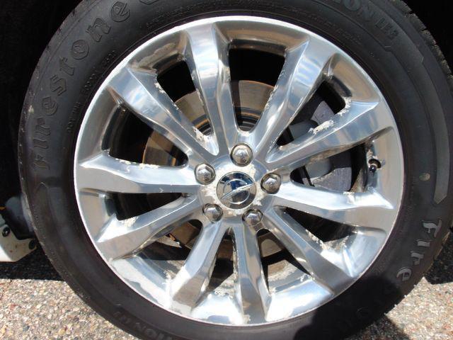 Photo of 2016 Bright White Clearcoat Chrysler 300