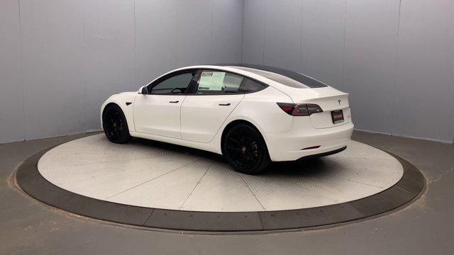 Photo of 2019 White Tesla Model 3