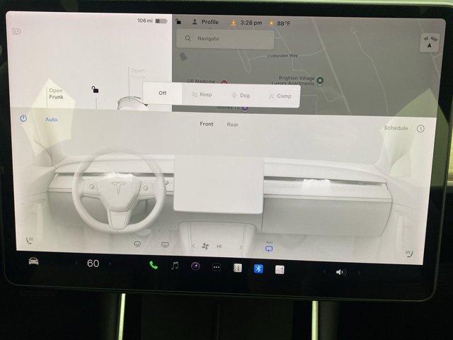 Photo of 2019 White Tesla Model 3