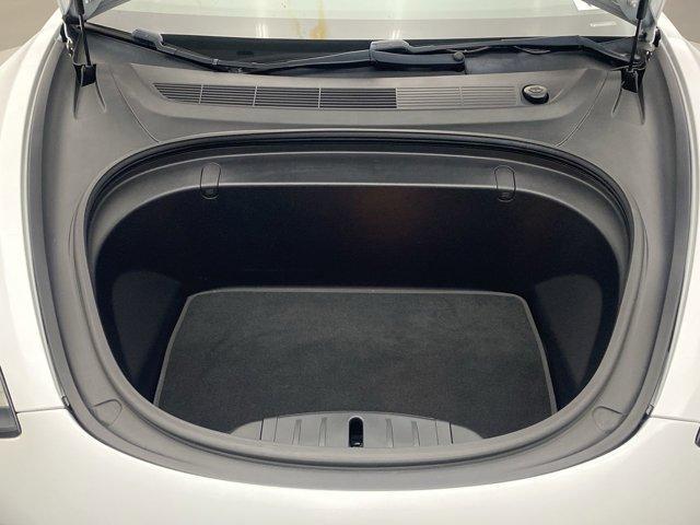 Photo of 2019 White Tesla Model 3