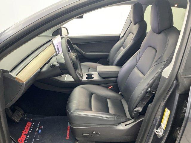 Photo of 2021 Gray Tesla Model Y