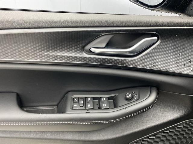 Photo of 2025 Diamond Black Jeep Grand Cherokee L