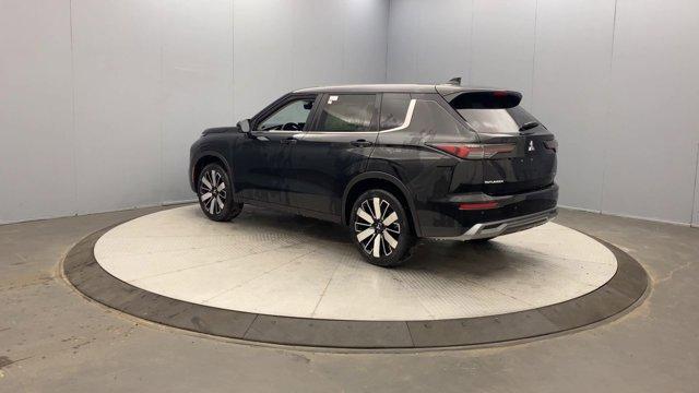 Photo of 2025 Black Mitsubishi Outlander