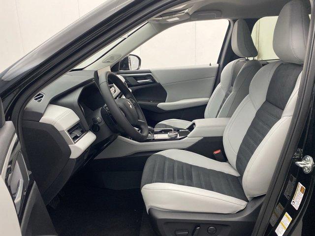 Photo of 2025 Black Mitsubishi Outlander