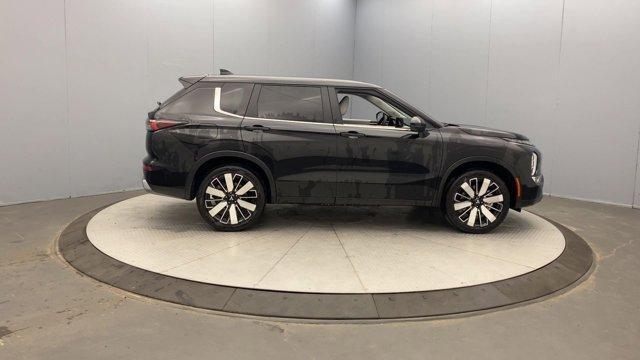 Photo of 2025 Black Mitsubishi Outlander