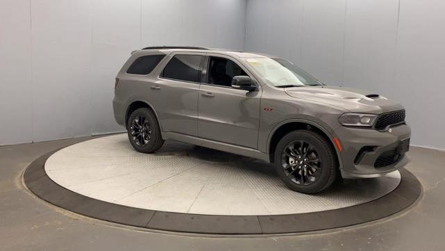 Photo of 2025 Destroyer Gray Clearcoat Dodge Durango