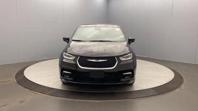 Photo of 2026 Diamond Black Chrysler Pacifica