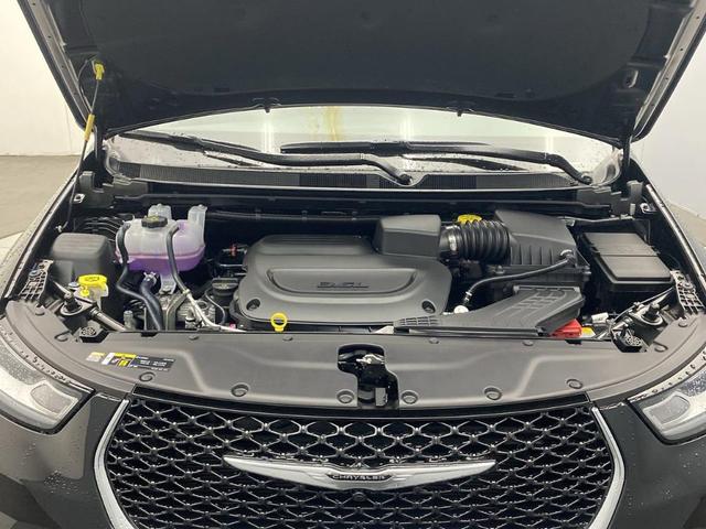 Photo of 2026 Diamond Black Chrysler Pacifica