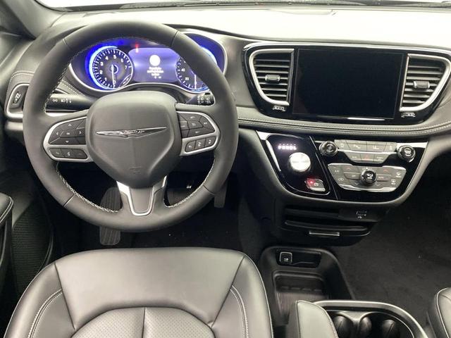 Photo of 2026 Diamond Black Chrysler Pacifica