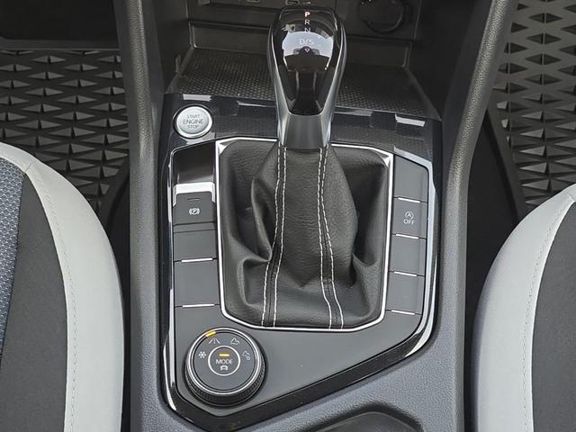 Photo of 2025 Pure White Volkswagen Taos