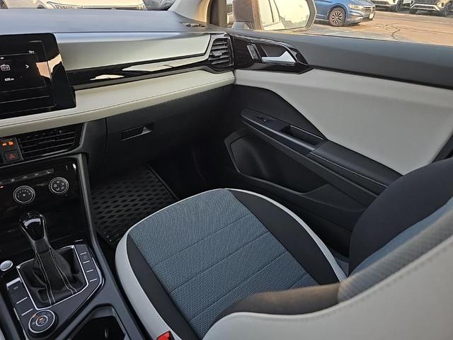 Photo of 2025 Pure White Volkswagen Taos