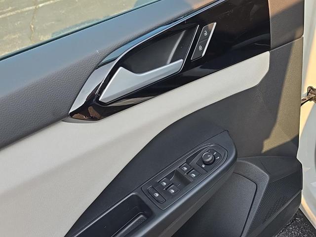 Photo of 2025 Pure White Volkswagen Taos