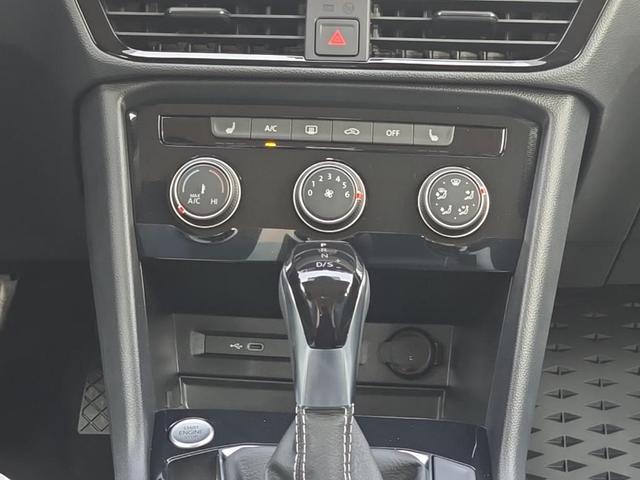 Photo of 2025 Pure White Volkswagen Taos