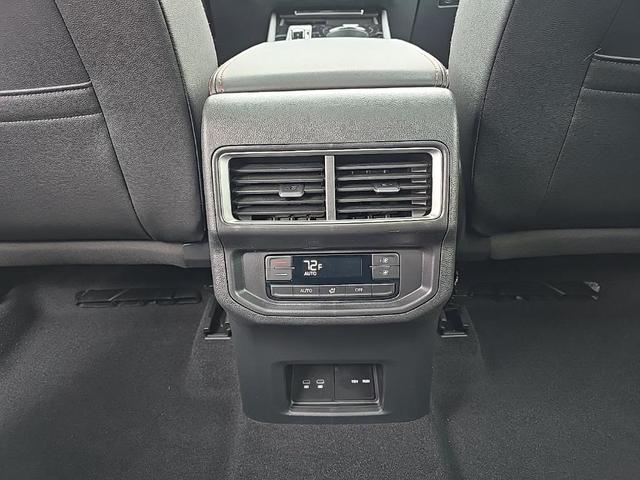 Photo of 2025 Avocado Green Pearl Volkswagen Atlas