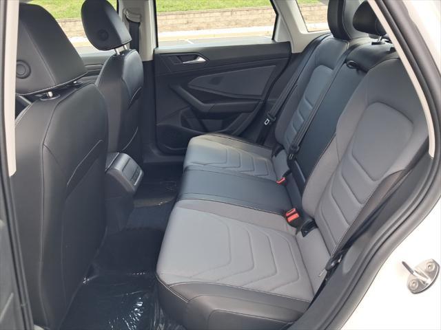 Photo of 2025 Opal White Pearl Volkswagen Jetta