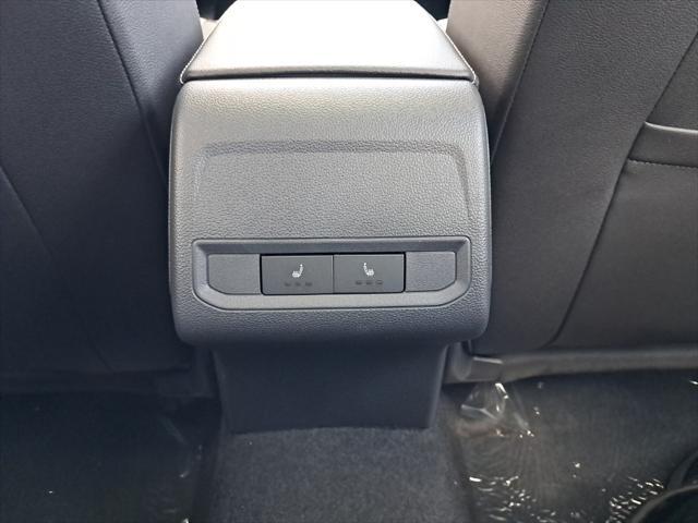 Photo of 2025 Opal White Pearl Volkswagen Jetta