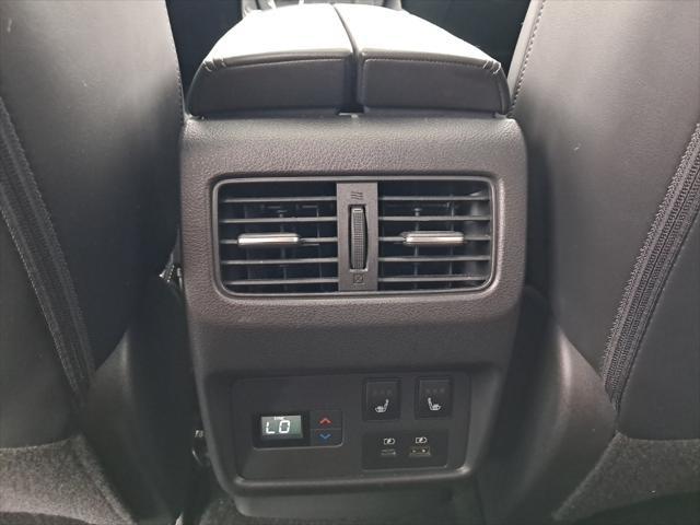 Photo of 2021 Super Black Nissan Rogue