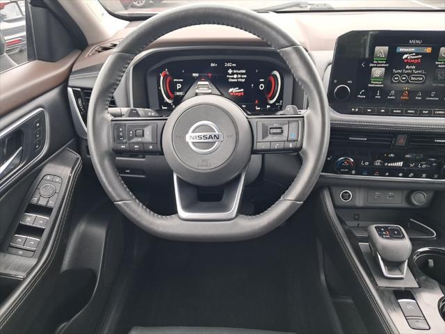 Photo of 2021 Super Black Nissan Rogue