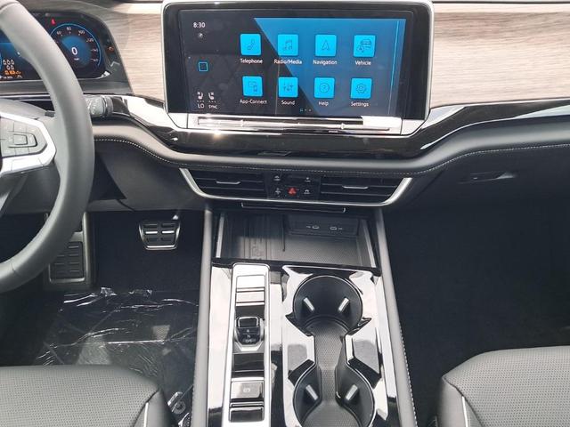 Photo of 2025 Pure Gray Volkswagen Atlas