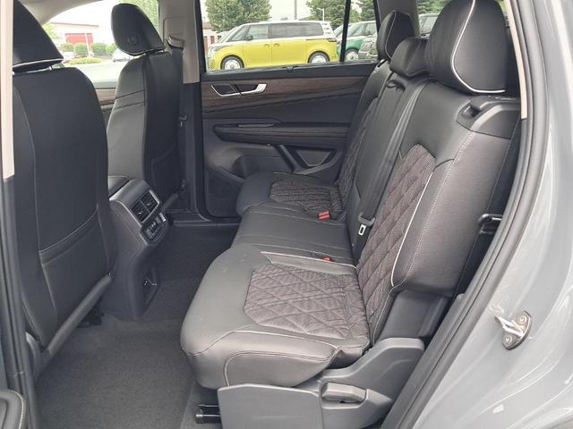 Photo of 2025 Pure Gray Volkswagen Atlas