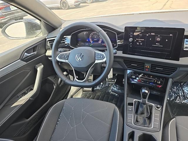 Photo of 2025 Pure White Volkswagen Jetta