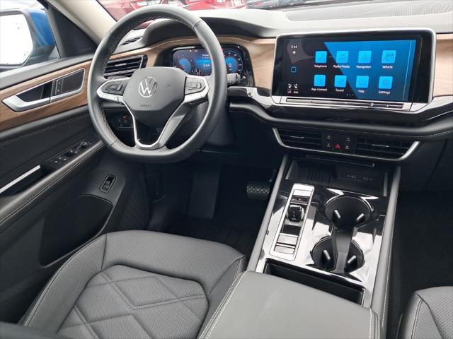 Photo of 2025 Mountain Lake Blue Metallic Volkswagen Atlas