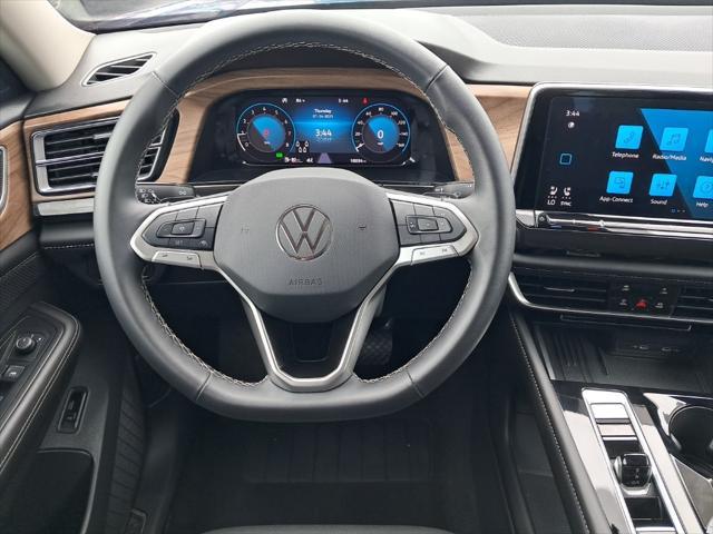 Photo of 2025 Mountain Lake Blue Metallic Volkswagen Atlas