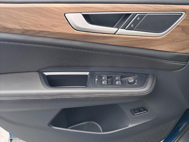 Photo of 2025 Mountain Lake Blue Metallic Volkswagen Atlas