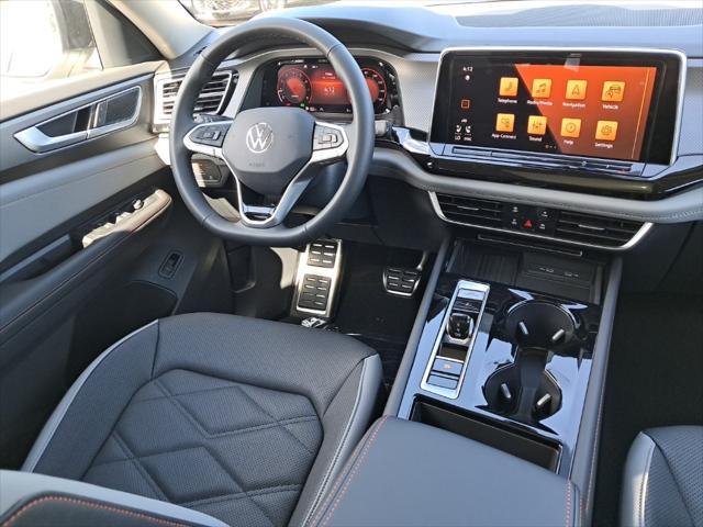 Photo of 2025 Pure White Volkswagen Atlas