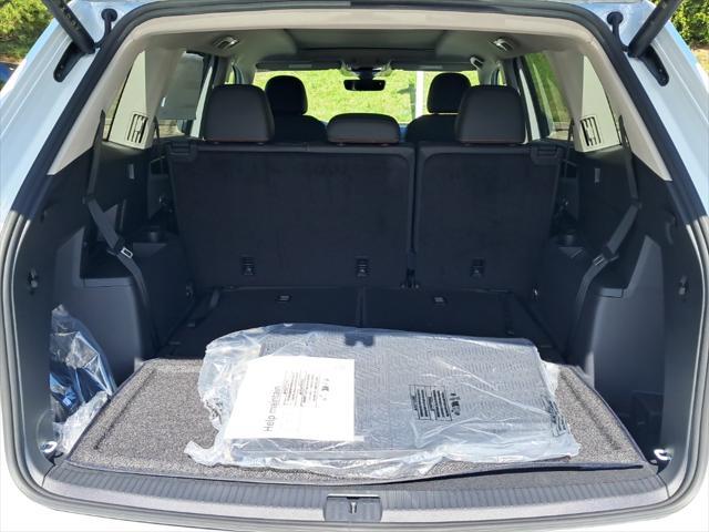 Photo of 2025 Pure White Volkswagen Atlas