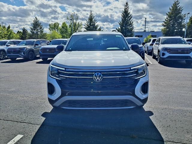 Photo of 2025 Pure White Volkswagen Atlas