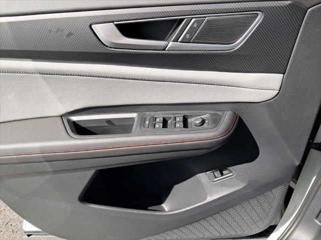 Photo of 2025 Pure White Volkswagen Atlas