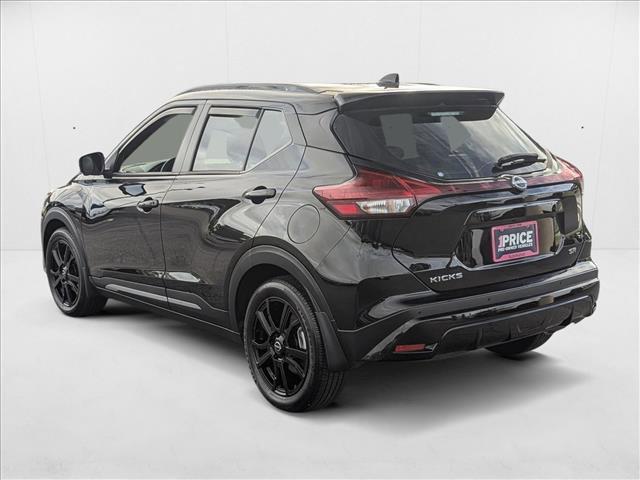 Photo of 2024 Super Black Nissan Kicks