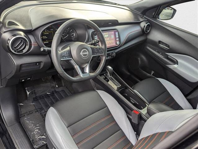 Photo of 2024 Super Black Nissan Kicks