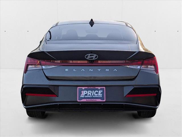Photo of 2025 Amazon Gray Hyundai ELANTRA