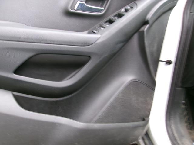 Photo of 2017 White Chevrolet Trax