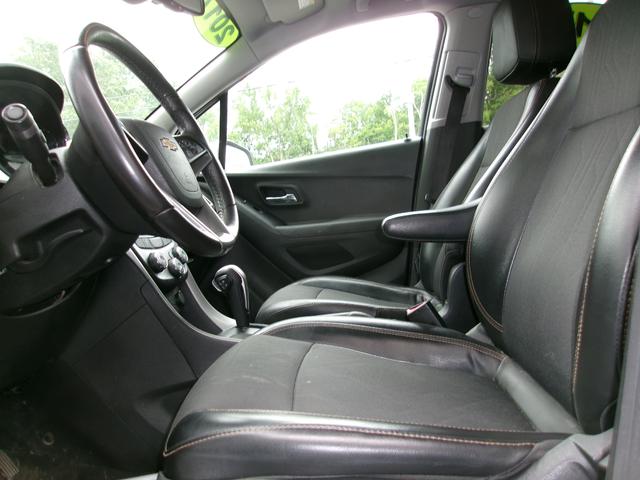 Photo of 2017 White Chevrolet Trax