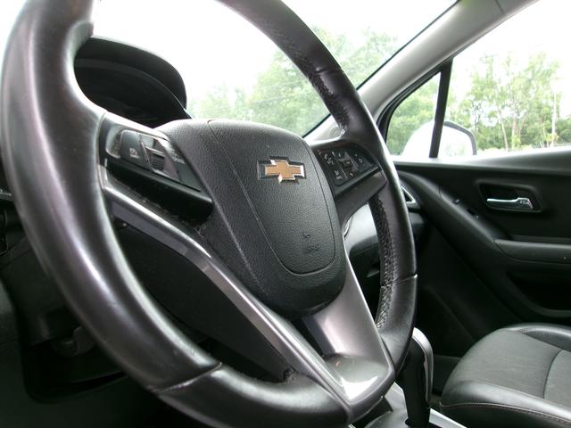 Photo of 2017 White Chevrolet Trax