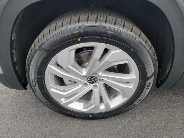 Photo of 2021 Pyrite Silver Metallic Volkswagen Atlas