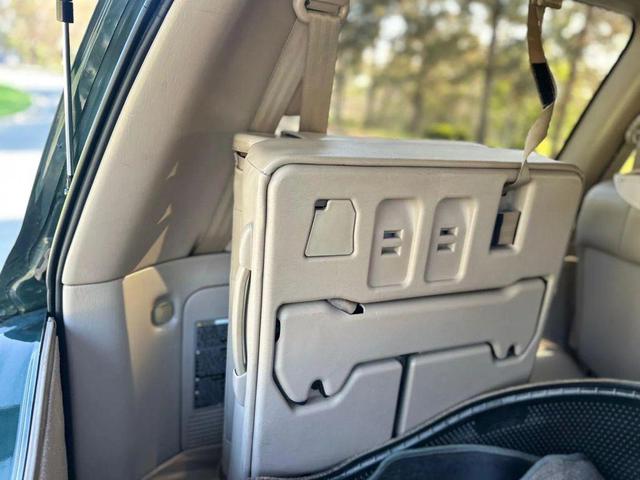 Photo of 2000 Green Lexus LX 470