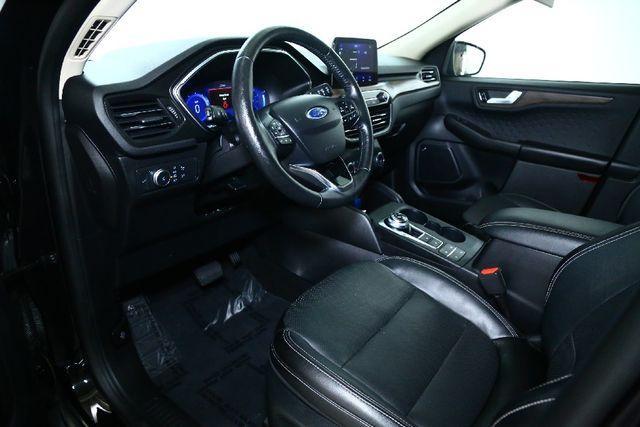 Photo of 2020 Black Metallic Ford Escape
